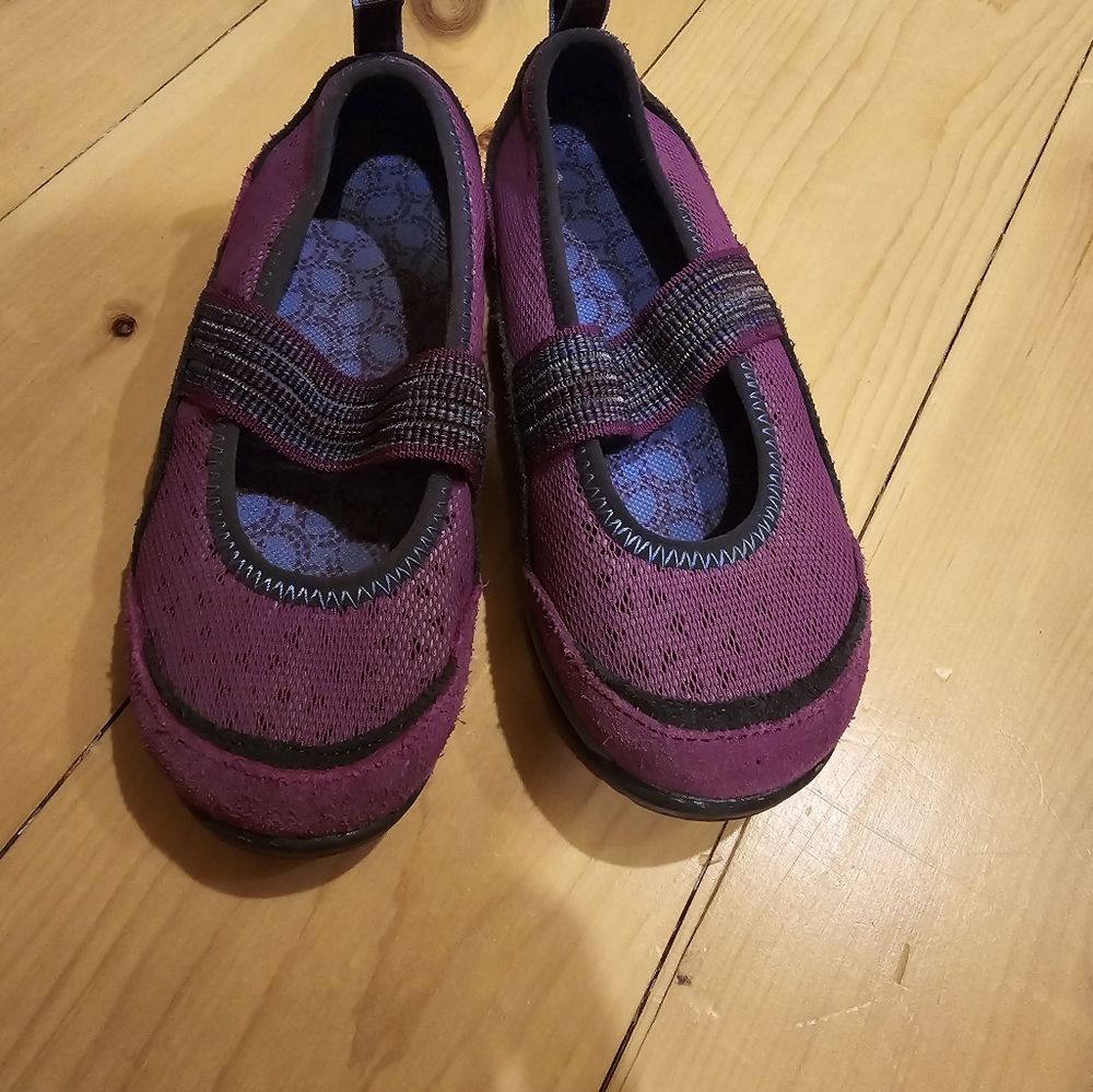 Shoes - Picture 4 of 4